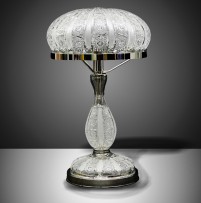 Luxuriöse Tischlampe aus geschliffenem Kristall mit abgerundetem Lampenschirm