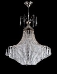 Großer Kronleuchter in silbernem Kristall, verziert mit geschliffenen Kristallelementen in Hufform. 5 große Glühbirnen in einer dekorativen Lampe.