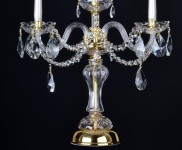 Detail 2 - 3-Arme-Kristall-Leuchter mit geschliffenen Mandeln - dekorative Tischleuchte aus Kristall