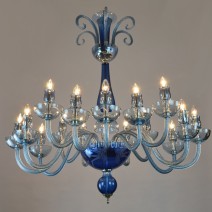 Blaue Kronleuchter aus glattem Glas, verziert mit Ätzungen im Murano Stil