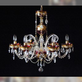 Mittelgroßer böhmischer Kronleuchter aus rubinrotem Kristall, verziert mit hoher Emaille und vier Glashörnern