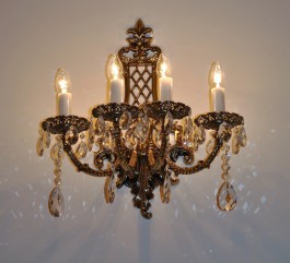 Luxuriöses Licht für ein luxuriöses Schlossinterieur 4x E14 Kerzenbirnen