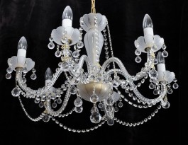 6-armiger Kristallkronleuchter aus sandgestrahltem Glas und geschliffenen Kristallkugeln
