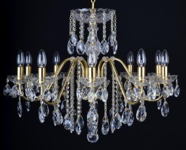 10-armiger Kronleuchter aus Goldmessing mit geschliffenen Kristallmandeln