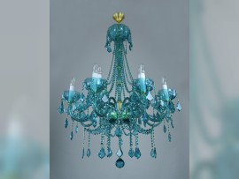 Dekorativer blau-grüner Kristallkronleuchter mit weißen Glasröhren