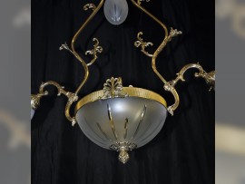 Glaskorb aus sandgestrahltem Glas der gleichen Jugendstillampe