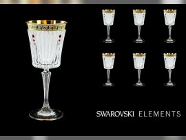 Trinkglas mit rubinroten Swarovski-Steinen
