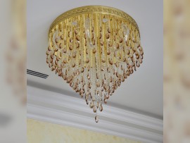 Murano-Kronleuchter mit einer Metallplatte mit Strahlern