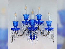 Große blaue 5-armige Baccarat-Wandleuchte.