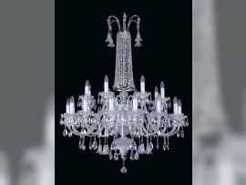 Großer Hochzeitskronleuchter mit geschliffenen Kristallglocken, 24 Glühbirnen