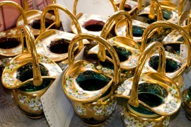 Traditionelles BOHEMIAN-Glas - goldbemalte Glaskörbe