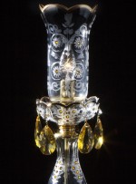 Detail der kleinen Swarovski Amer Kristalle