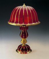 Luxuriöse rubinrote Tischlampe mit Goldverzierung