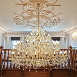 Große Strass-Kronleuchter mit Glasarmen für Eingangsbereiche