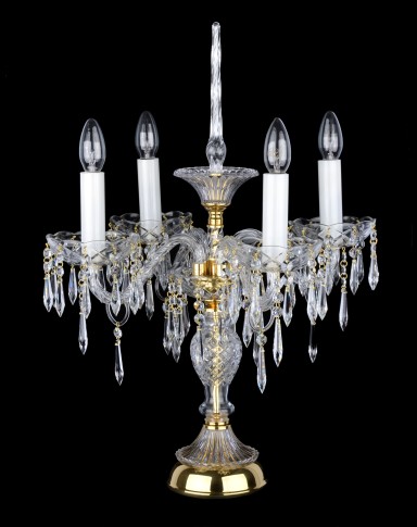 Dekorative Kristalllampe mit 4 Armen und einer eiszapfenförmigen Spitze aus Glas