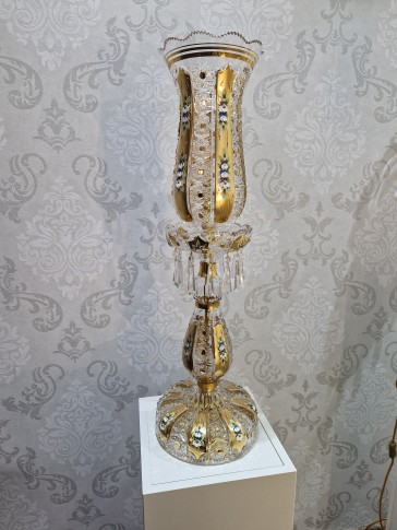 Hohe, luxuriöse Kristalllampe, verziert mit 24-karätigem Gold und Blumen