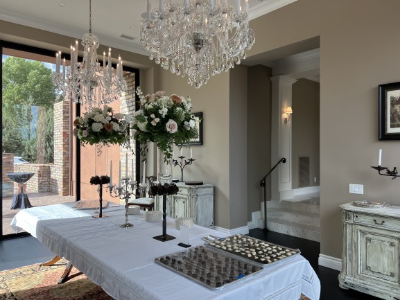 Ideale Kristallkronleuchter für einen Hochzeitssalon