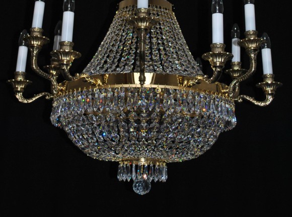 Goldener Kristallkorb-Kronleuchter mit 12 Glühbirnen