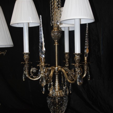 Hohe Tischlampe mit 3 Kristallspitzen & 3 weißen Lampenschirmen -detail 1