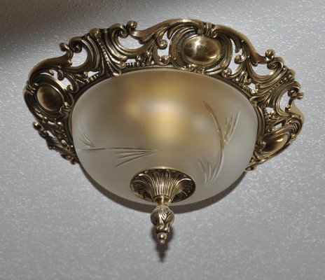 Aufputz Kronleuchter (Messingguss & sandgestrahltes Glas)