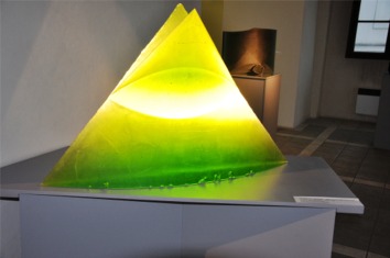 Designová lampa z uranového skla "Boží oko"